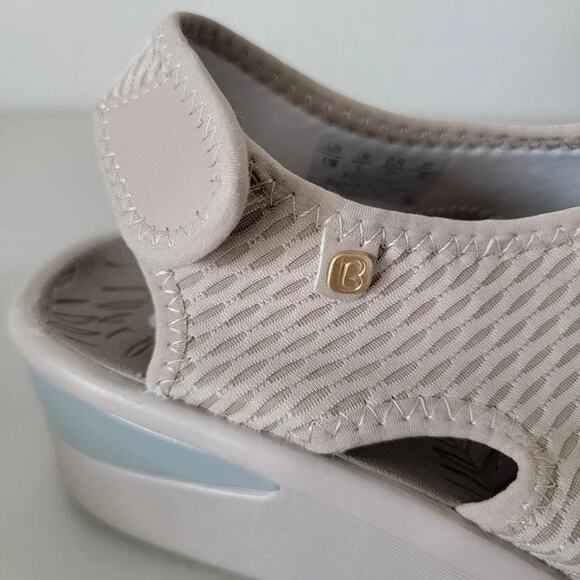 Bzees Beige Stretch Wedge Sandals Slip On Women Size 11 Cloud Technology Comfort - Picture 7 of 12